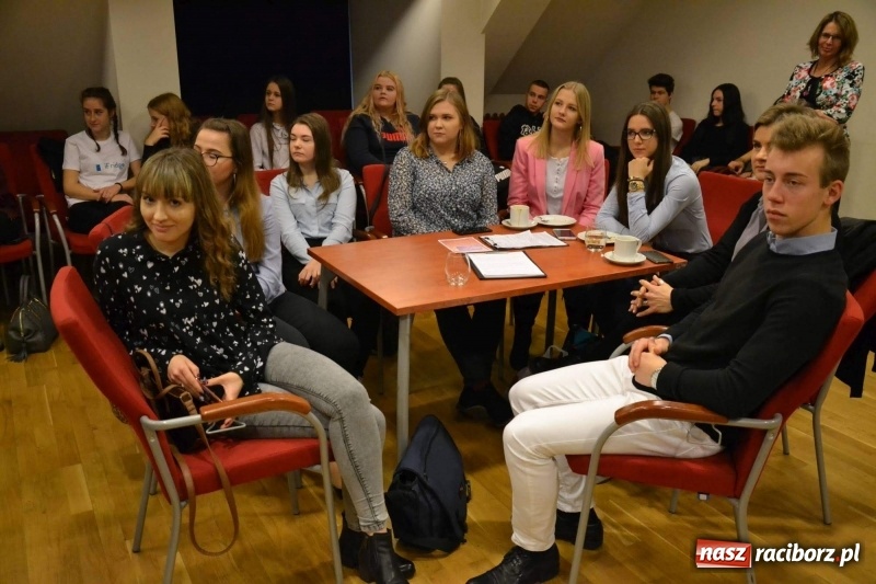 Zdjęcie w galerii na portalu naszraciborz.pl: Pitch Day, czyli finał projektu Szkoła Młodych Przedsiębiorców. Wygrali uczniowie Mechanika z pomysłem dla koncernu IKEA wiadomości z regionu