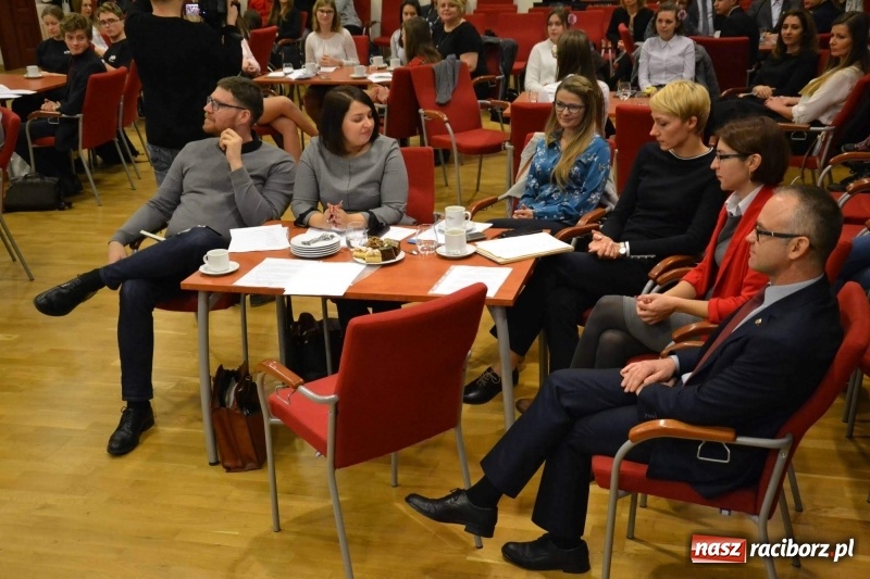 Zdjęcie w galerii na portalu naszraciborz.pl: Pitch Day, czyli finał projektu Szkoła Młodych Przedsiębiorców. Wygrali uczniowie Mechanika z pomysłem dla koncernu IKEA wiadomości z regionu