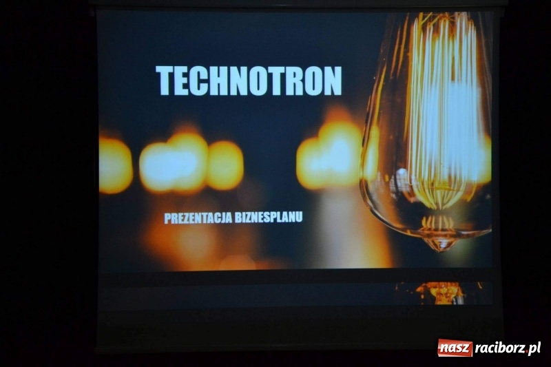 Zdjęcie w galerii na portalu naszraciborz.pl: Pitch Day, czyli finał projektu Szkoła Młodych Przedsiębiorców. Wygrali uczniowie Mechanika z pomysłem dla koncernu IKEA wiadomości z regionu