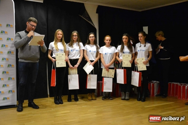 Zdjęcie w galerii na portalu naszraciborz.pl: Pitch Day, czyli finał projektu Szkoła Młodych Przedsiębiorców. Wygrali uczniowie Mechanika z pomysłem dla koncernu IKEA wiadomości z regionu