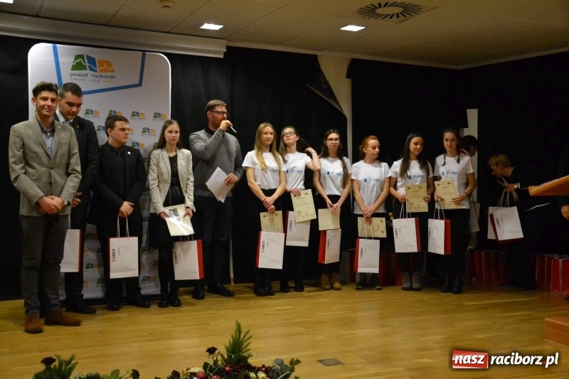 Zdjęcie w galerii na portalu naszraciborz.pl: Pitch Day, czyli finał projektu Szkoła Młodych Przedsiębiorców. Wygrali uczniowie Mechanika z pomysłem dla koncernu IKEA wiadomości z regionu