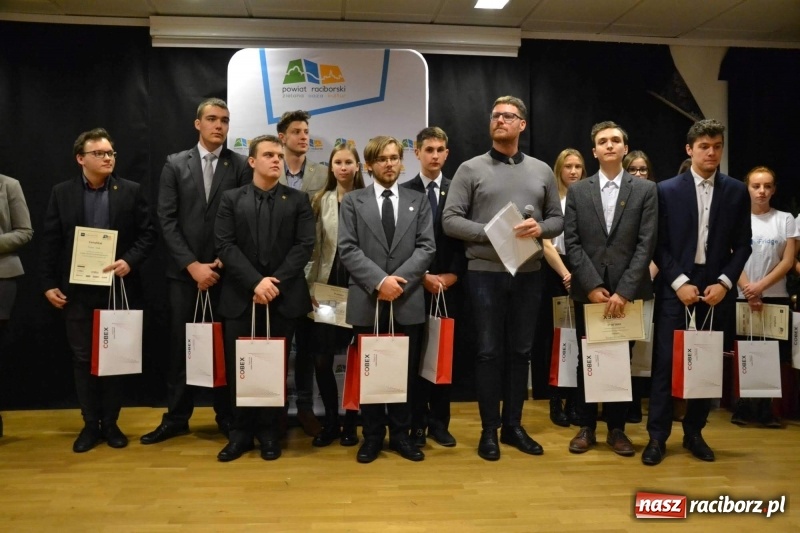 Zdjęcie w galerii na portalu naszraciborz.pl: Pitch Day, czyli finał projektu Szkoła Młodych Przedsiębiorców. Wygrali uczniowie Mechanika z pomysłem dla koncernu IKEA wiadomości z regionu