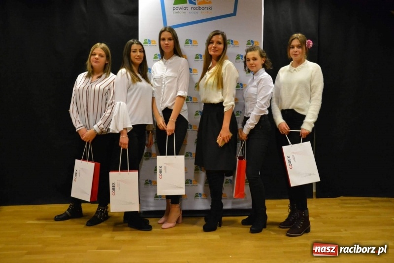 Zdjęcie w galerii na portalu naszraciborz.pl: Pitch Day, czyli finał projektu Szkoła Młodych Przedsiębiorców. Wygrali uczniowie Mechanika z pomysłem dla koncernu IKEA wiadomości z regionu