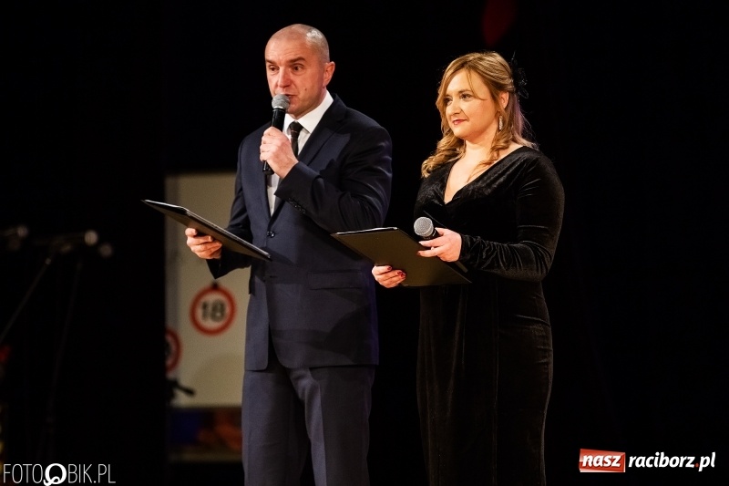 Zdjęcie w galerii na portalu naszraciborz.pl: 18-stka nie boli. Bawmy się do woli. Blisko cztery godziny zabawy na Gwiazdce Serc wiadomości z regionu