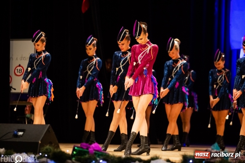 Zdjęcie w galerii na portalu naszraciborz.pl: 18-stka nie boli. Bawmy się do woli. Blisko cztery godziny zabawy na Gwiazdce Serc wiadomości z regionu