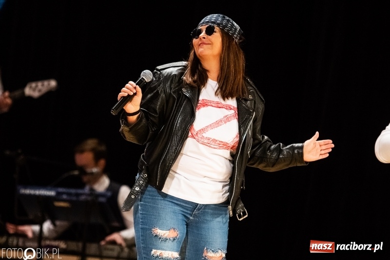 Zdjęcie w galerii na portalu naszraciborz.pl: 18-stka nie boli. Bawmy się do woli. Blisko cztery godziny zabawy na Gwiazdce Serc wiadomości z regionu