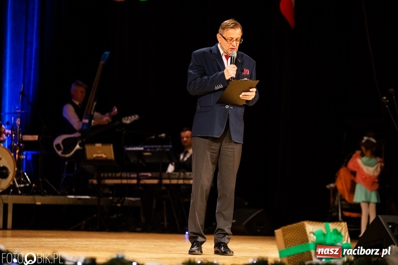 Zdjęcie w galerii na portalu naszraciborz.pl: 18-stka nie boli. Bawmy się do woli. Blisko cztery godziny zabawy na Gwiazdce Serc wiadomości z regionu