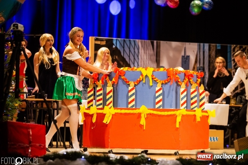 Zdjęcie w galerii na portalu naszraciborz.pl: 18-stka nie boli. Bawmy się do woli. Blisko cztery godziny zabawy na Gwiazdce Serc wiadomości z regionu