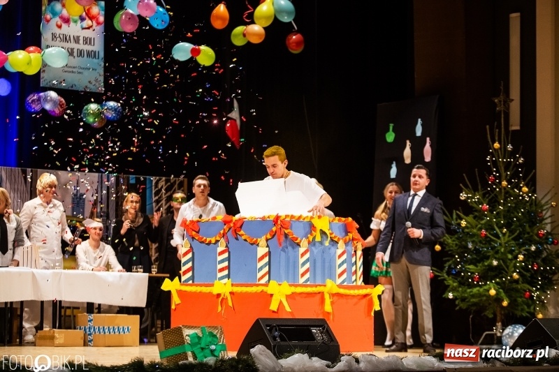 Zdjęcie w galerii na portalu naszraciborz.pl: 18-stka nie boli. Bawmy się do woli. Blisko cztery godziny zabawy na Gwiazdce Serc wiadomości z regionu