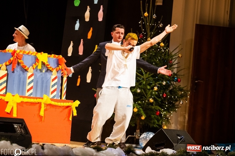 Zdjęcie w galerii na portalu naszraciborz.pl: 18-stka nie boli. Bawmy się do woli. Blisko cztery godziny zabawy na Gwiazdce Serc wiadomości z regionu