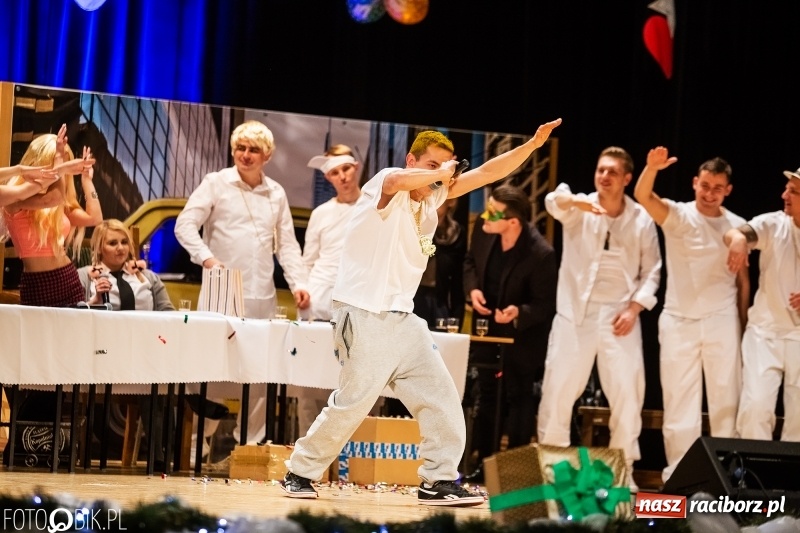 Zdjęcie w galerii na portalu naszraciborz.pl: 18-stka nie boli. Bawmy się do woli. Blisko cztery godziny zabawy na Gwiazdce Serc wiadomości z regionu