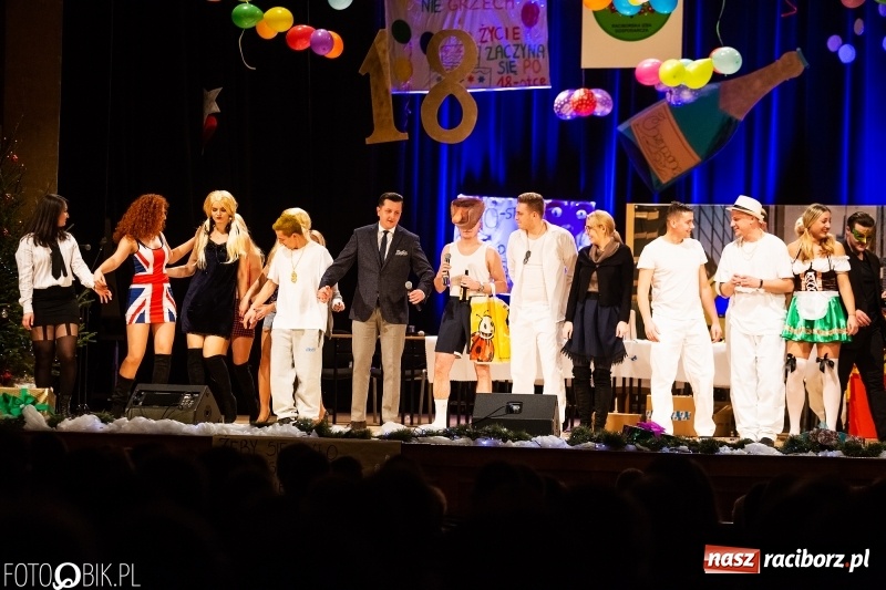 Zdjęcie w galerii na portalu naszraciborz.pl: 18-stka nie boli. Bawmy się do woli. Blisko cztery godziny zabawy na Gwiazdce Serc wiadomości z regionu