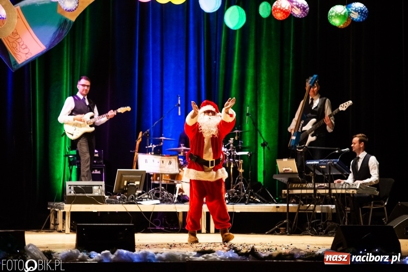 Zdjęcie w galerii na portalu naszraciborz.pl: 18-stka nie boli. Bawmy się do woli. Blisko cztery godziny zabawy na Gwiazdce Serc wiadomości z regionu