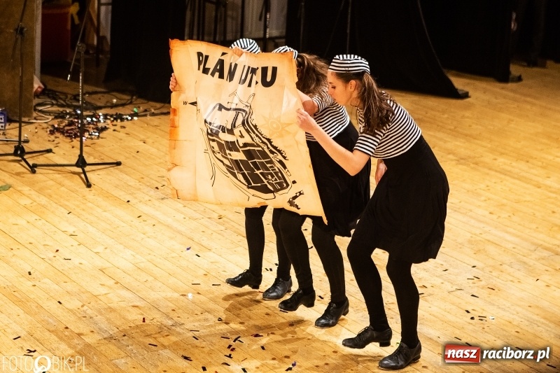 Zdjęcie w galerii na portalu naszraciborz.pl: 18-stka nie boli. Bawmy się do woli. Blisko cztery godziny zabawy na Gwiazdce Serc wiadomości z regionu