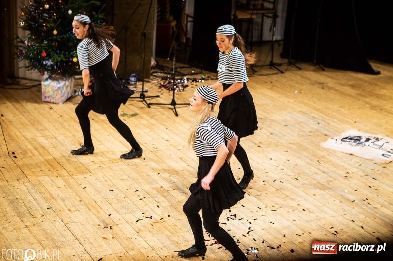Zdjęcie w galerii na portalu naszraciborz.pl: 18-stka nie boli. Bawmy się do woli. Blisko cztery godziny zabawy na Gwiazdce Serc wiadomości z regionu