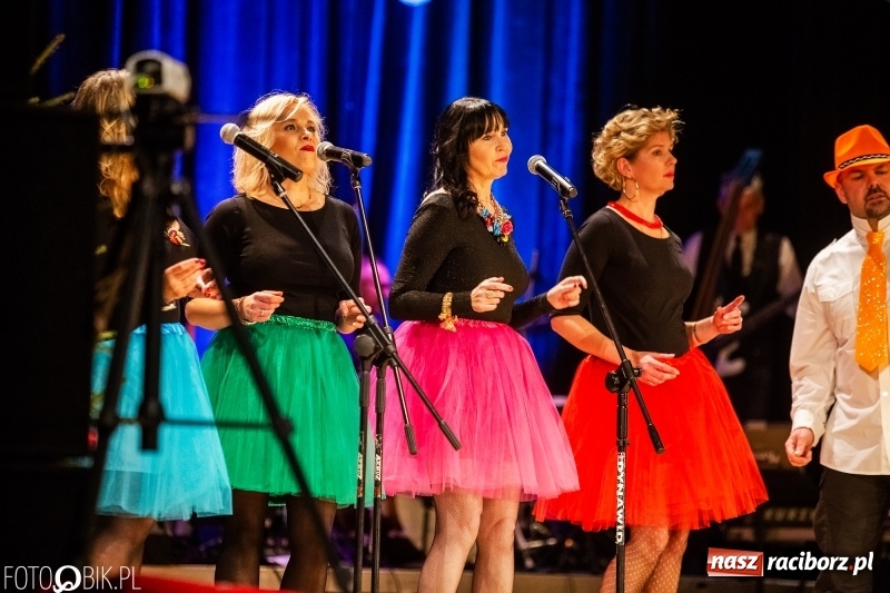 Zdjęcie w galerii na portalu naszraciborz.pl: 18-stka nie boli. Bawmy się do woli. Blisko cztery godziny zabawy na Gwiazdce Serc wiadomości z regionu