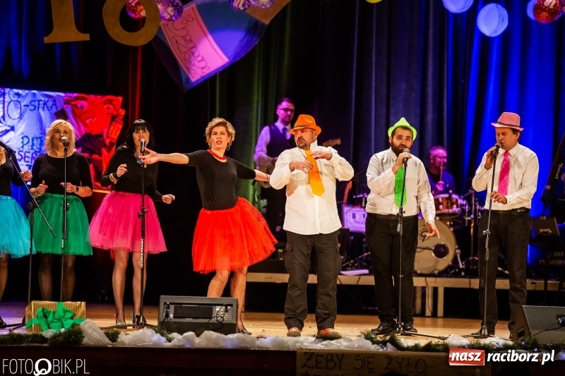 Zdjęcie w galerii na portalu naszraciborz.pl: 18-stka nie boli. Bawmy się do woli. Blisko cztery godziny zabawy na Gwiazdce Serc wiadomości z regionu