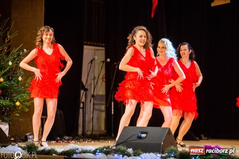 Zdjęcie w galerii na portalu naszraciborz.pl: 18-stka nie boli. Bawmy się do woli. Blisko cztery godziny zabawy na Gwiazdce Serc wiadomości z regionu