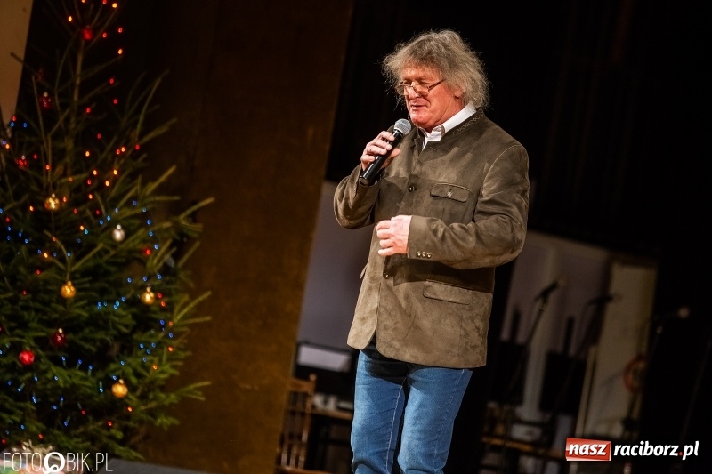 Zdjęcie w galerii na portalu naszraciborz.pl: 18-stka nie boli. Bawmy się do woli. Blisko cztery godziny zabawy na Gwiazdce Serc wiadomości z regionu