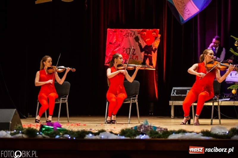 Zdjęcie w galerii na portalu naszraciborz.pl: 18-stka nie boli. Bawmy się do woli. Blisko cztery godziny zabawy na Gwiazdce Serc wiadomości z regionu