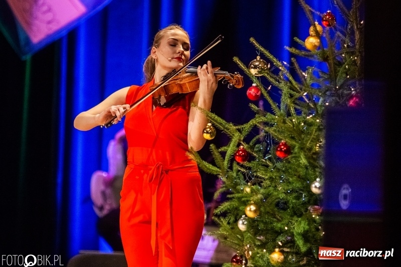 Zdjęcie w galerii na portalu naszraciborz.pl: 18-stka nie boli. Bawmy się do woli. Blisko cztery godziny zabawy na Gwiazdce Serc wiadomości z regionu