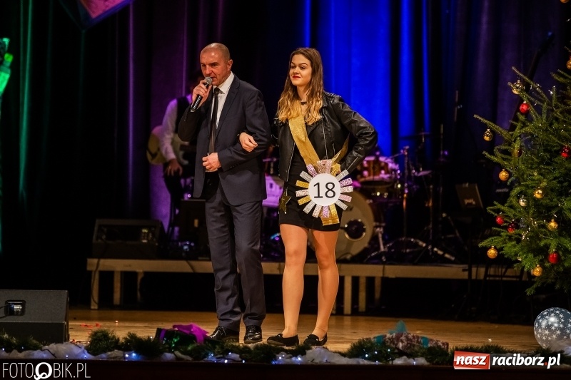 Zdjęcie w galerii na portalu naszraciborz.pl: 18-stka nie boli. Bawmy się do woli. Blisko cztery godziny zabawy na Gwiazdce Serc wiadomości z regionu