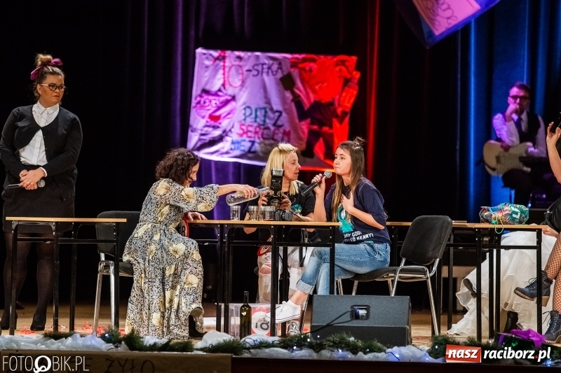 Zdjęcie w galerii na portalu naszraciborz.pl: 18-stka nie boli. Bawmy się do woli. Blisko cztery godziny zabawy na Gwiazdce Serc wiadomości z regionu