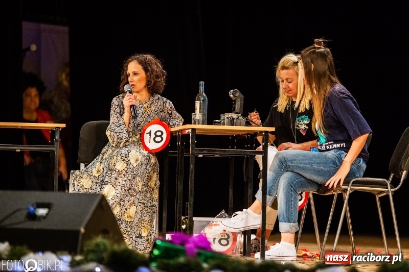 Zdjęcie w galerii na portalu naszraciborz.pl: 18-stka nie boli. Bawmy się do woli. Blisko cztery godziny zabawy na Gwiazdce Serc wiadomości z regionu