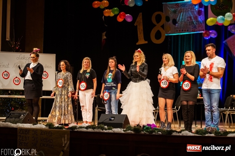 Zdjęcie w galerii na portalu naszraciborz.pl: 18-stka nie boli. Bawmy się do woli. Blisko cztery godziny zabawy na Gwiazdce Serc wiadomości z regionu