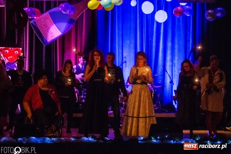Zdjęcie w galerii na portalu naszraciborz.pl: 18-stka nie boli. Bawmy się do woli. Blisko cztery godziny zabawy na Gwiazdce Serc wiadomości z regionu
