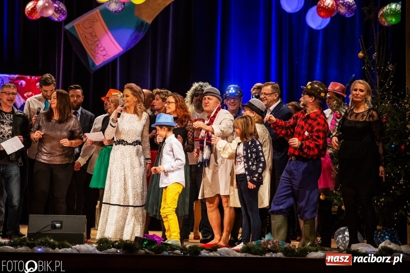 Zdjęcie w galerii na portalu naszraciborz.pl: 18-stka nie boli. Bawmy się do woli. Blisko cztery godziny zabawy na Gwiazdce Serc wiadomości z regionu