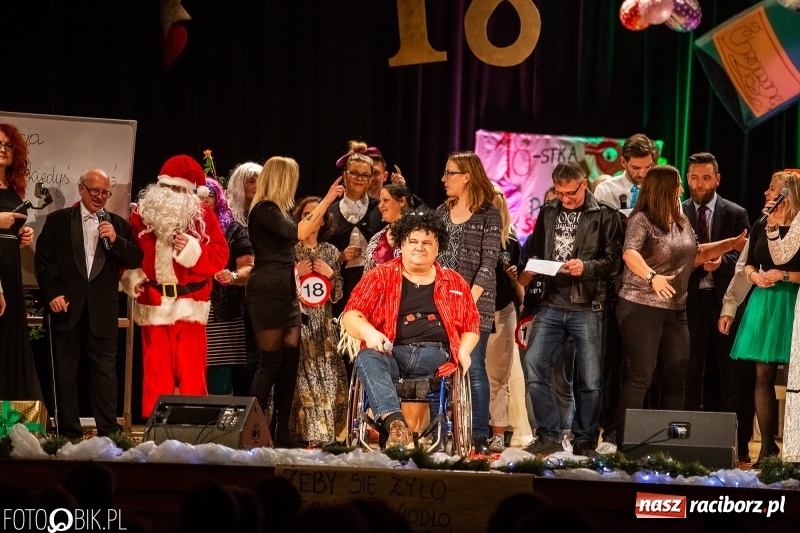 Zdjęcie w galerii na portalu naszraciborz.pl: 18-stka nie boli. Bawmy się do woli. Blisko cztery godziny zabawy na Gwiazdce Serc wiadomości z regionu