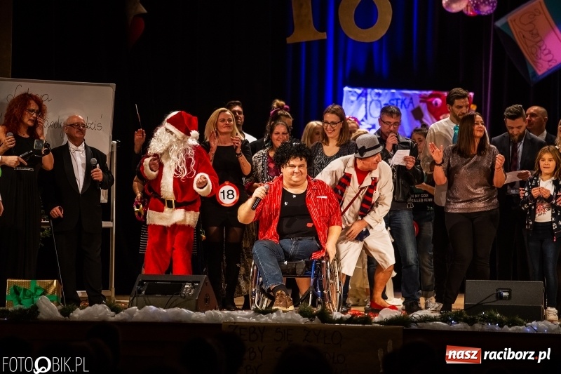 Zdjęcie w galerii na portalu naszraciborz.pl: 18-stka nie boli. Bawmy się do woli. Blisko cztery godziny zabawy na Gwiazdce Serc wiadomości z regionu