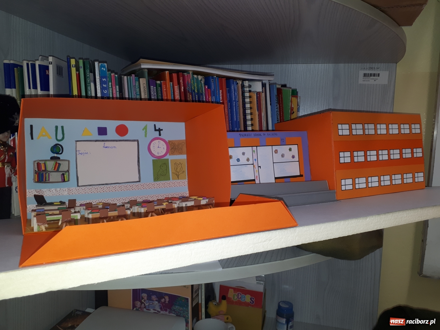 Zdjęcie w galerii na portalu naszraciborz.pl: Język angielski metodą projektu w SP 15  wiadomości z regionu