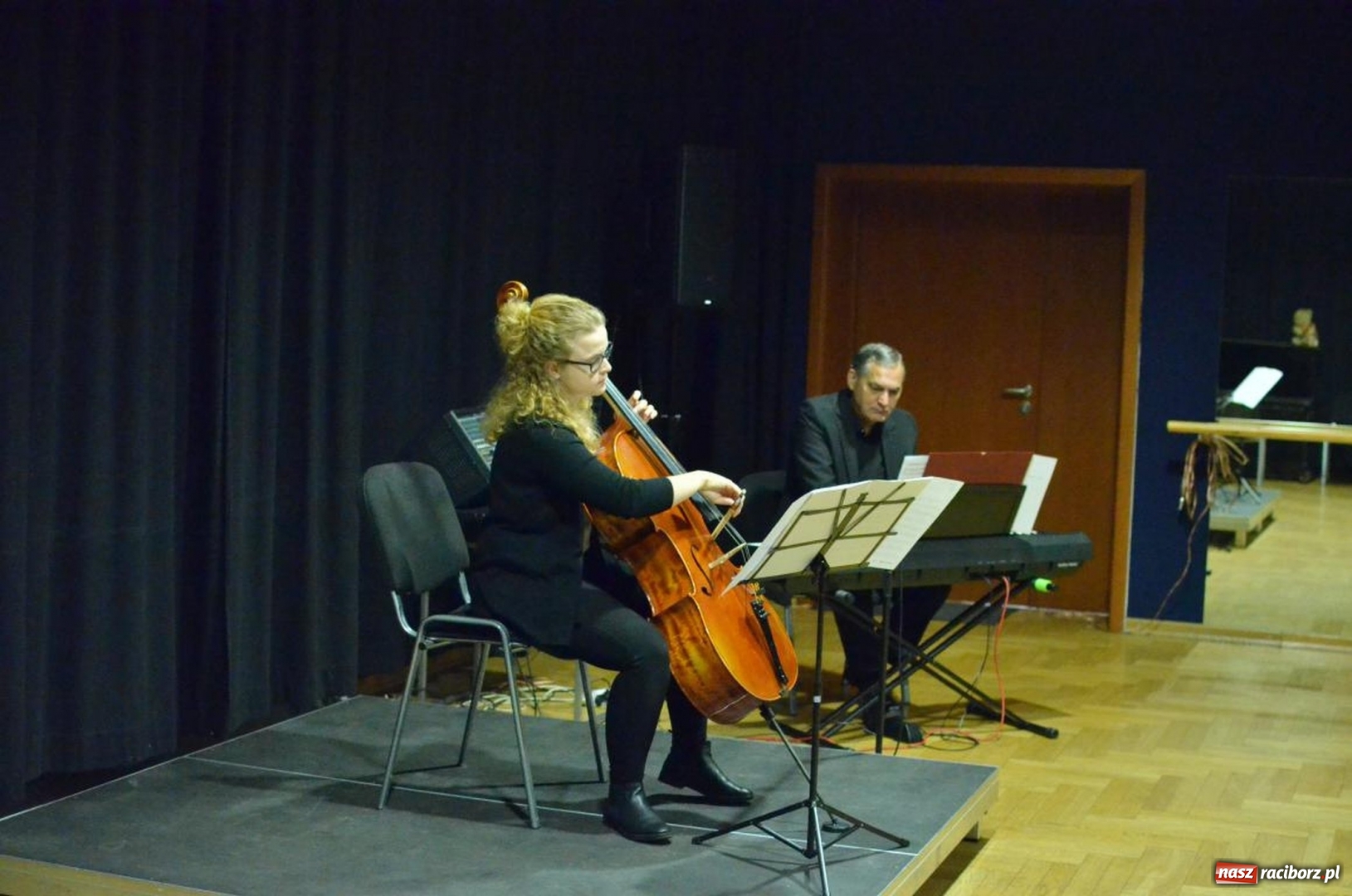 Zdjęcie w galerii na portalu naszraciborz.pl: Taniec elfów zabrzmiał w RCK  wiadomości z regionu