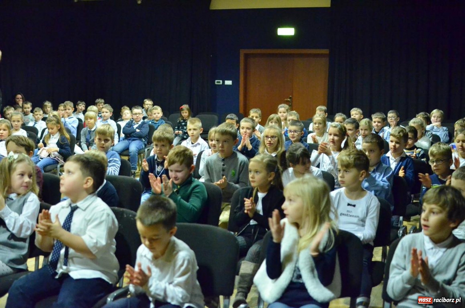 Zdjęcie w galerii na portalu naszraciborz.pl: Taniec elfów zabrzmiał w RCK  wiadomości z regionu