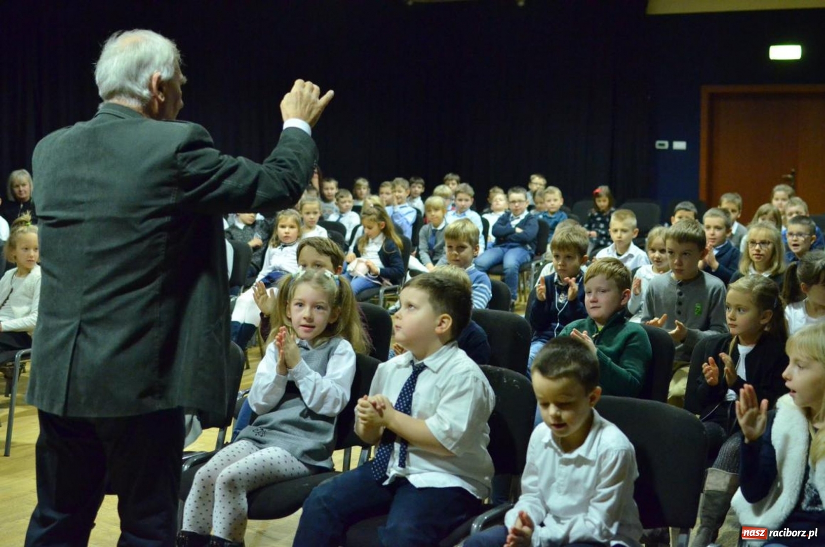 Zdjęcie w galerii na portalu naszraciborz.pl: Taniec elfów zabrzmiał w RCK  wiadomości z regionu