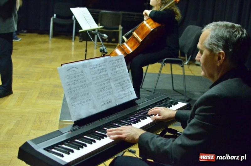 Zdjęcie w galerii na portalu naszraciborz.pl: Taniec elfów zabrzmiał w RCK  wiadomości z regionu