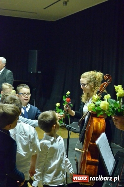 Zdjęcie w galerii na portalu naszraciborz.pl: Taniec elfów zabrzmiał w RCK  wiadomości z regionu