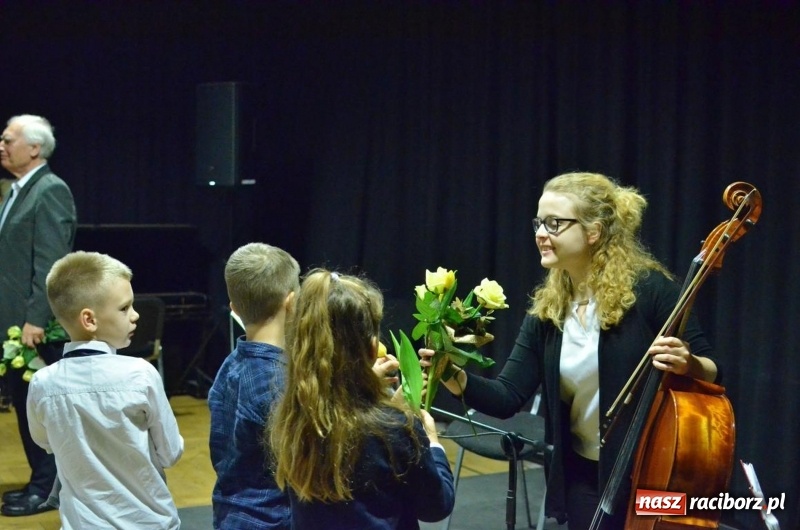 Zdjęcie w galerii na portalu naszraciborz.pl: Taniec elfów zabrzmiał w RCK  wiadomości z regionu