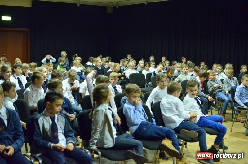Zdjęcie w galerii na portalu naszraciborz.pl: Taniec elfów zabrzmiał w RCK  wiadomości z regionu