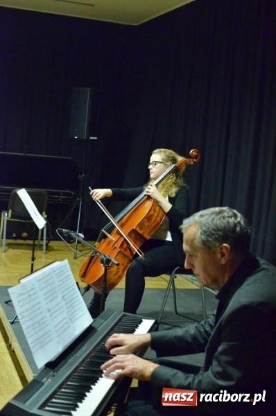 Zdjęcie w galerii na portalu naszraciborz.pl: Taniec elfów zabrzmiał w RCK  wiadomości z regionu