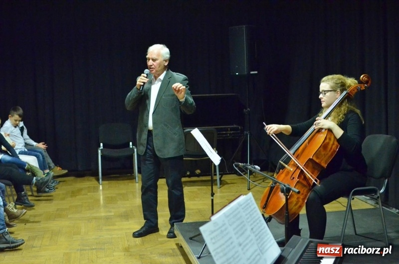 Zdjęcie w galerii na portalu naszraciborz.pl: Taniec elfów zabrzmiał w RCK  wiadomości z regionu