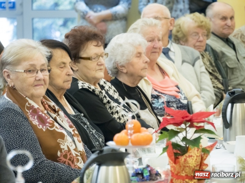 Zdjęcie w galerii na portalu naszraciborz.pl: Seniorzy na wigilijnym opłatku w Kobyli FOTO i WIDEO wiadomości z regionu