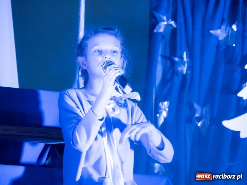 Zdjęcie w galerii na portalu naszraciborz.pl: Seniorzy na wigilijnym opłatku w Kobyli FOTO i WIDEO wiadomości z regionu