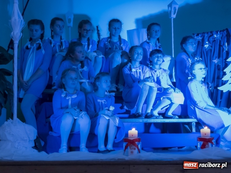 Zdjęcie w galerii na portalu naszraciborz.pl: Seniorzy na wigilijnym opłatku w Kobyli FOTO i WIDEO wiadomości z regionu