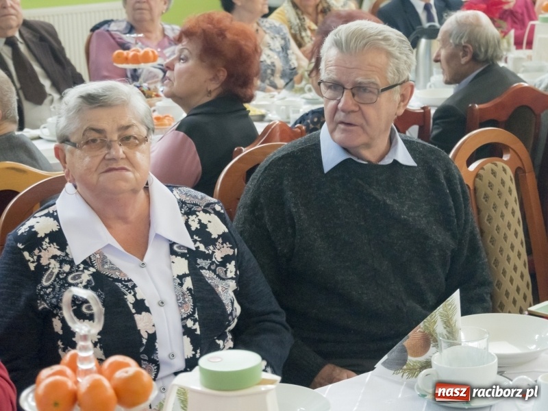 Zdjęcie w galerii na portalu naszraciborz.pl: Seniorzy na wigilijnym opłatku w Kobyli FOTO i WIDEO wiadomości z regionu