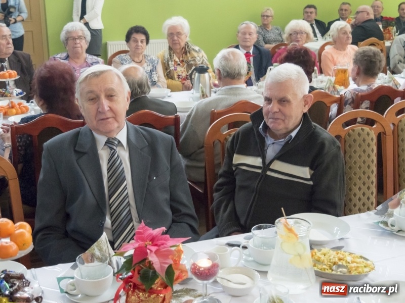 Zdjęcie w galerii na portalu naszraciborz.pl: Seniorzy na wigilijnym opłatku w Kobyli FOTO i WIDEO wiadomości z regionu