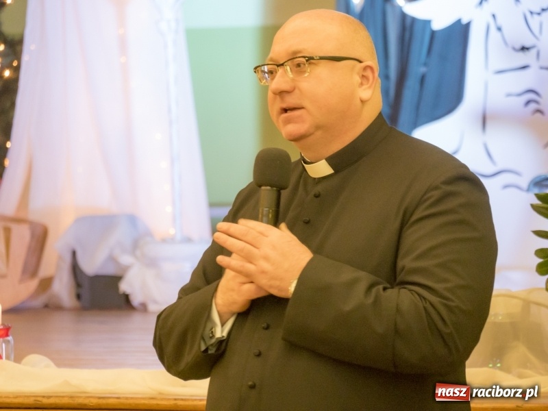 Zdjęcie w galerii na portalu naszraciborz.pl: Seniorzy na wigilijnym opłatku w Kobyli FOTO i WIDEO wiadomości z regionu