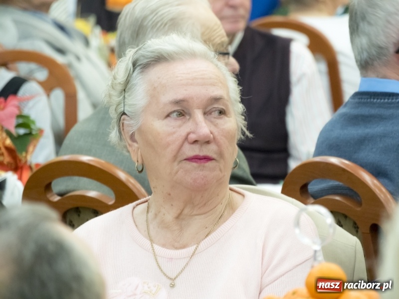 Zdjęcie w galerii na portalu naszraciborz.pl: Seniorzy na wigilijnym opłatku w Kobyli FOTO i WIDEO wiadomości z regionu